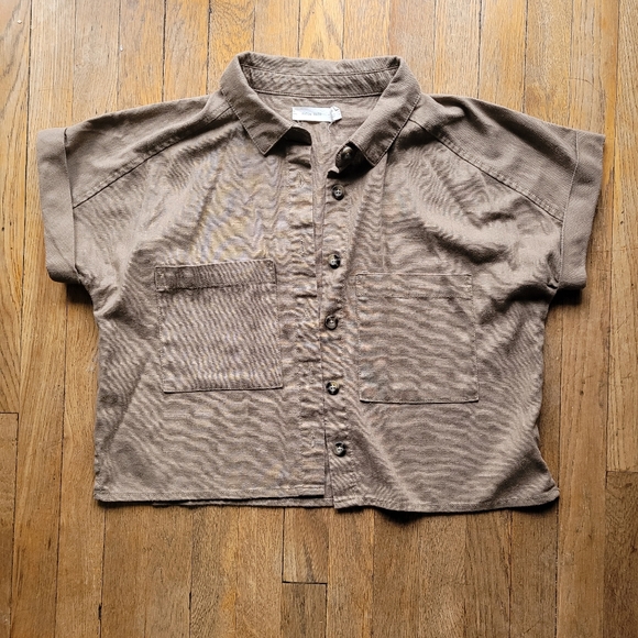 Cute Cropped Button Tank ✨️ - Picture 2 of 7